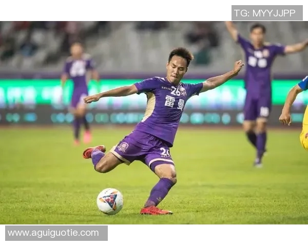 张军专访:从青涩球员到足球教练的成长之路与心路历程 张军专访:从青涩球员到足球教练的成长之路与心路历程