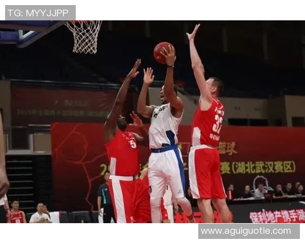 武汉篮球队与重庆篮球队实力对比赛后分析与总结