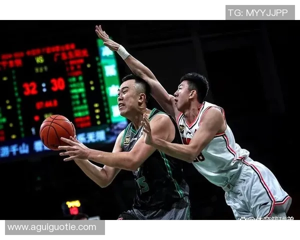 麦蒂领衔青岛队挑战辽宁队CBA赛场再掀激情对决