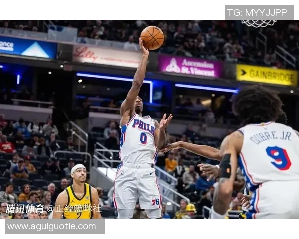 篮网与76人激战正酣球迷期待季后赛精彩对决