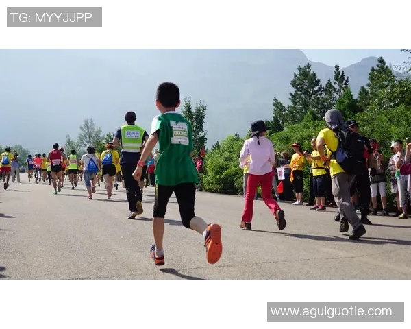 运动男孩与米竞技的全面对比分析及未来发展趋势探讨 运动男孩与米竞技的全面对比分析及未来发展趋势探讨