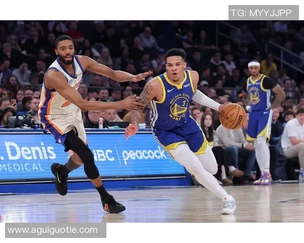 勇士与尼克斯激战正酣赛场精彩瞬间回顾与分析 勇士与尼克斯激战正酣赛场精彩瞬间回顾与分析