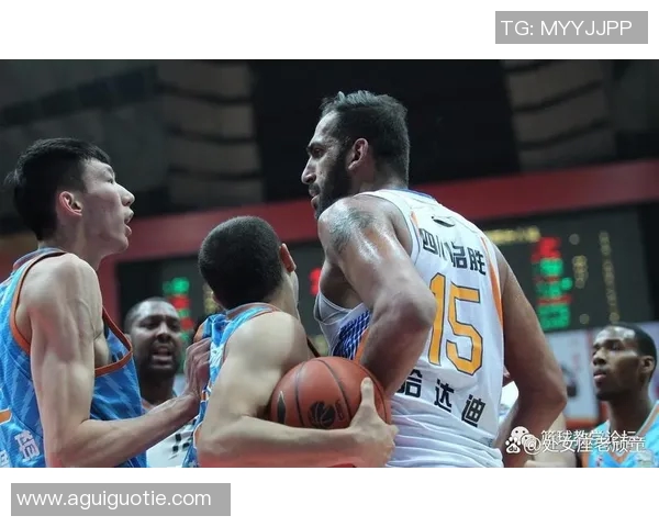 周琦与韩德君对决解析:谁能在CBA赛场上更胜一筹 周琦与韩德君对决解析:谁能在CBA赛场上更胜一筹