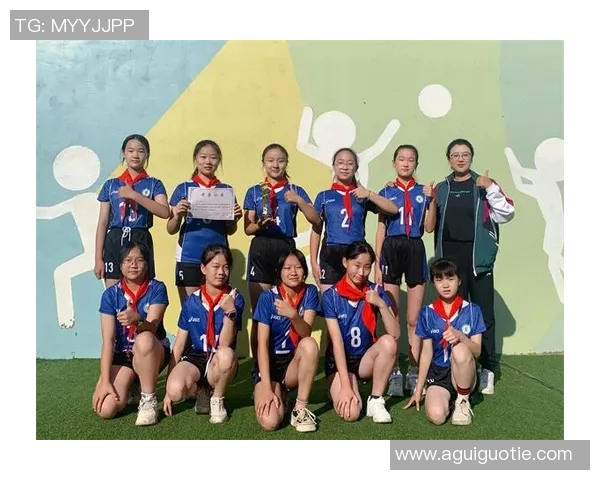 成都排球队在洲际杯中的耐力表现值得称赞展现出顽强拼搏的精神风貌