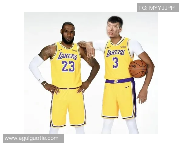 雷霆与骑士激战正酣双方球员表现精彩纷呈引发球迷热议